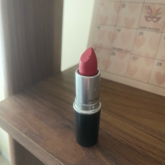 MAC COSMETICS Ruby Roo Lipstick - Picture 2 of 2